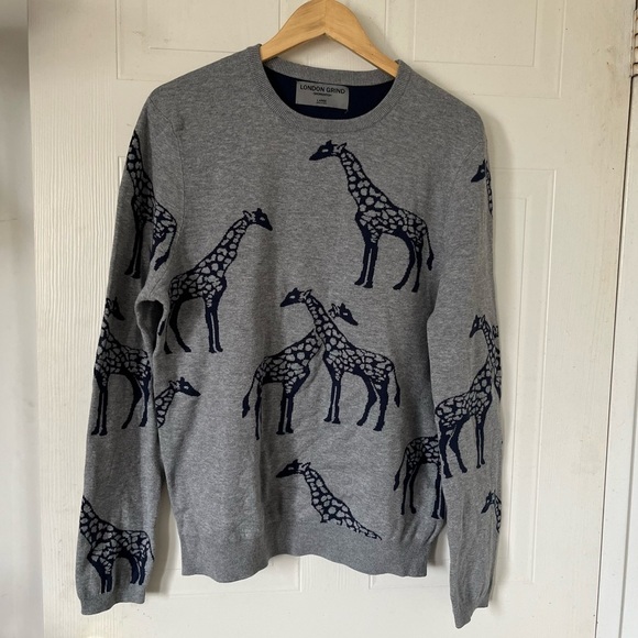 London Grind Gray Giraffe Crewneck Cotton Pullover Sweater - Picture 1 of 8
